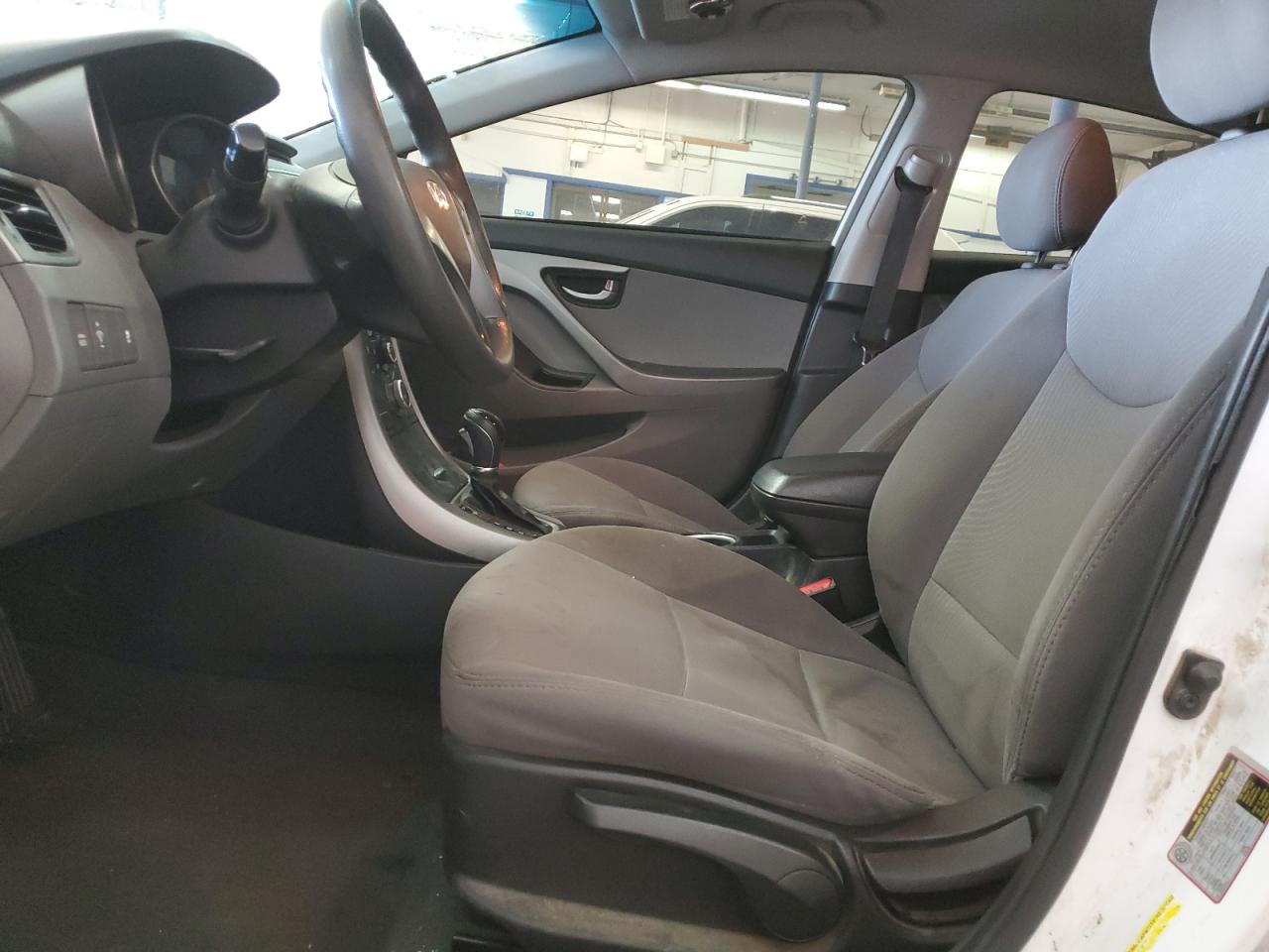 2016 Hyundai Elantra - Image 7