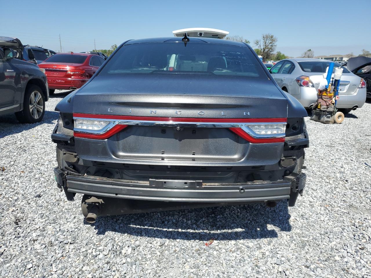 2018 Lincoln Continental - Image 6