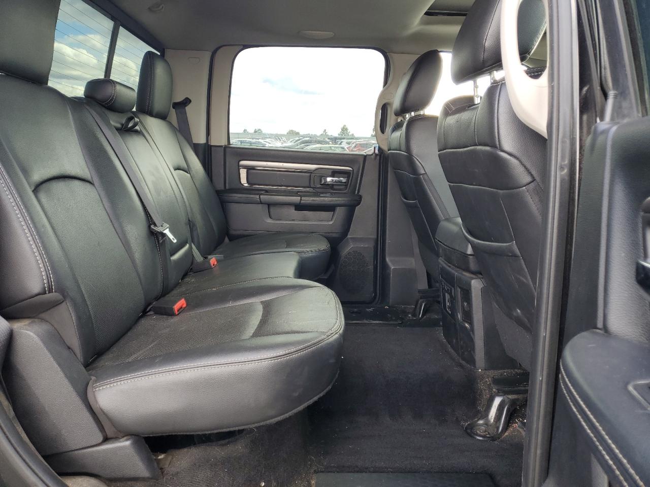 2015 RAM 1500 - Image 10
