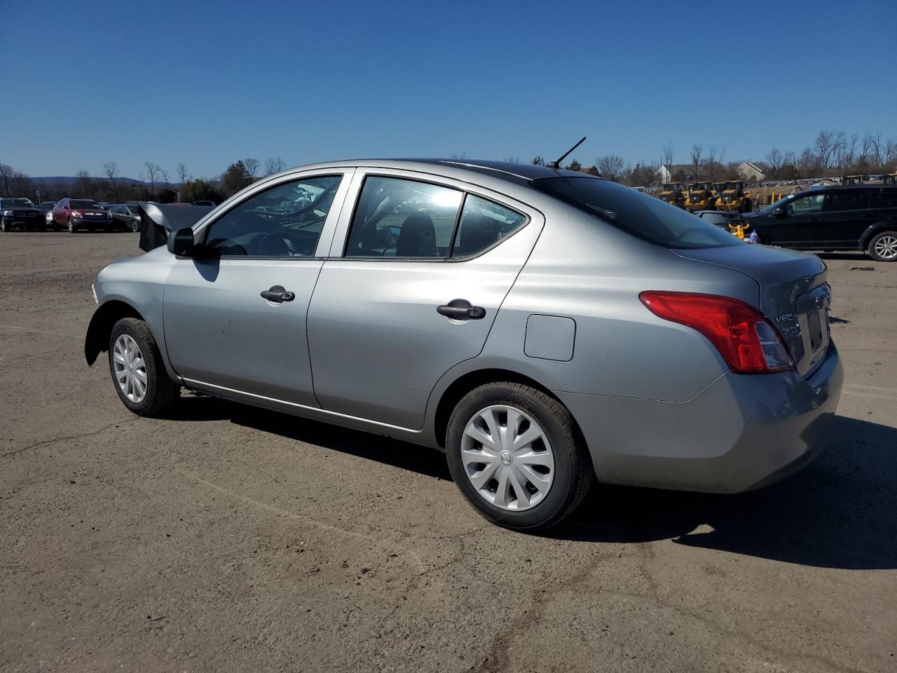 2012 Nissan Versa - Image 2
