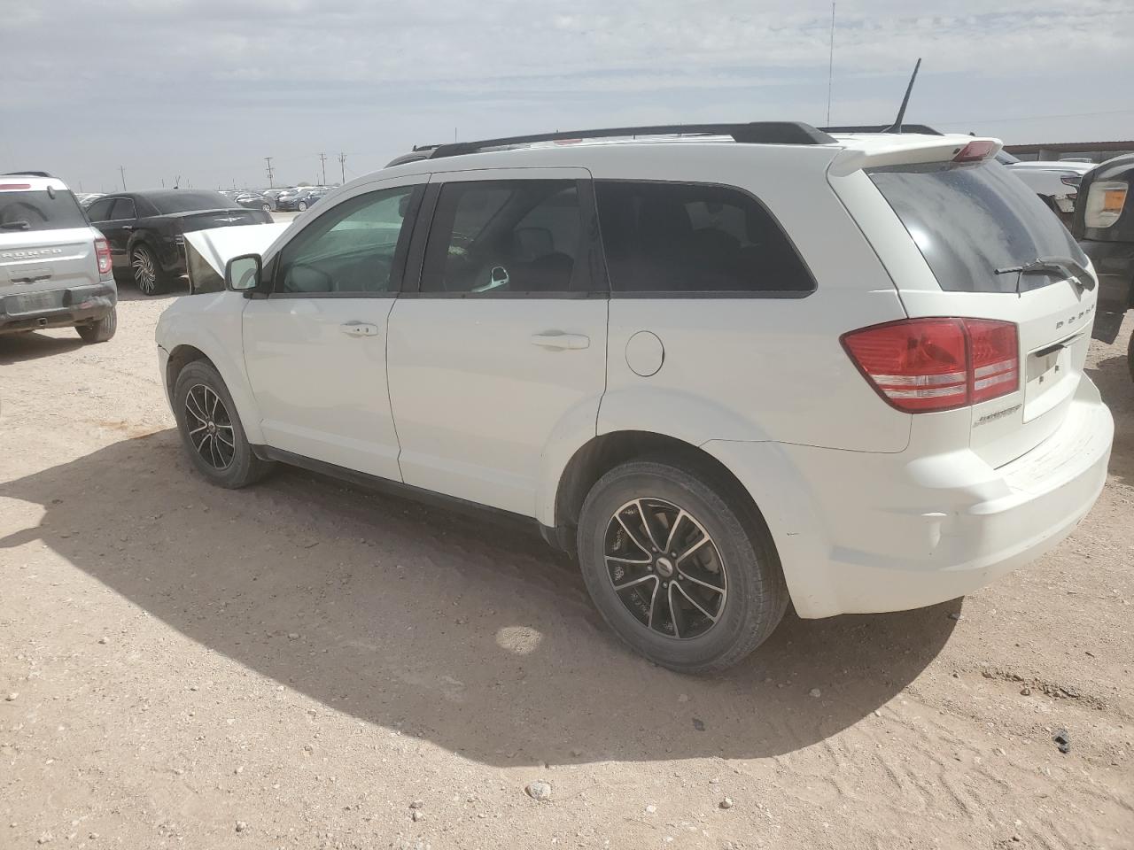 2018 Dodge Journey - Image 2