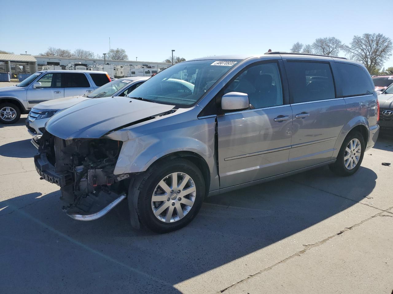 2015 Chrysler Town & Country - Image 1