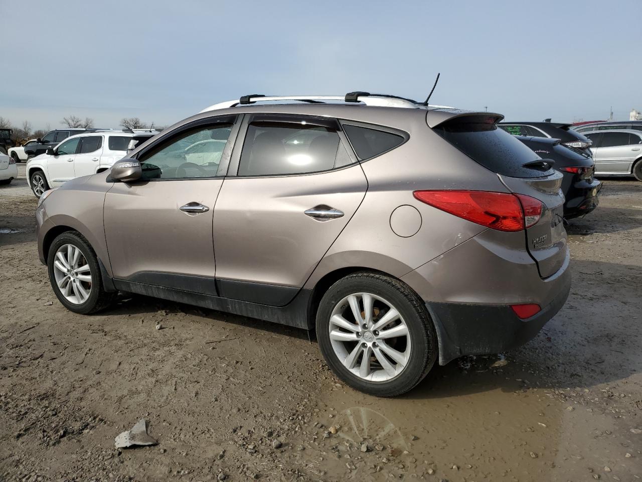 2012 Hyundai Tucson - Image 2