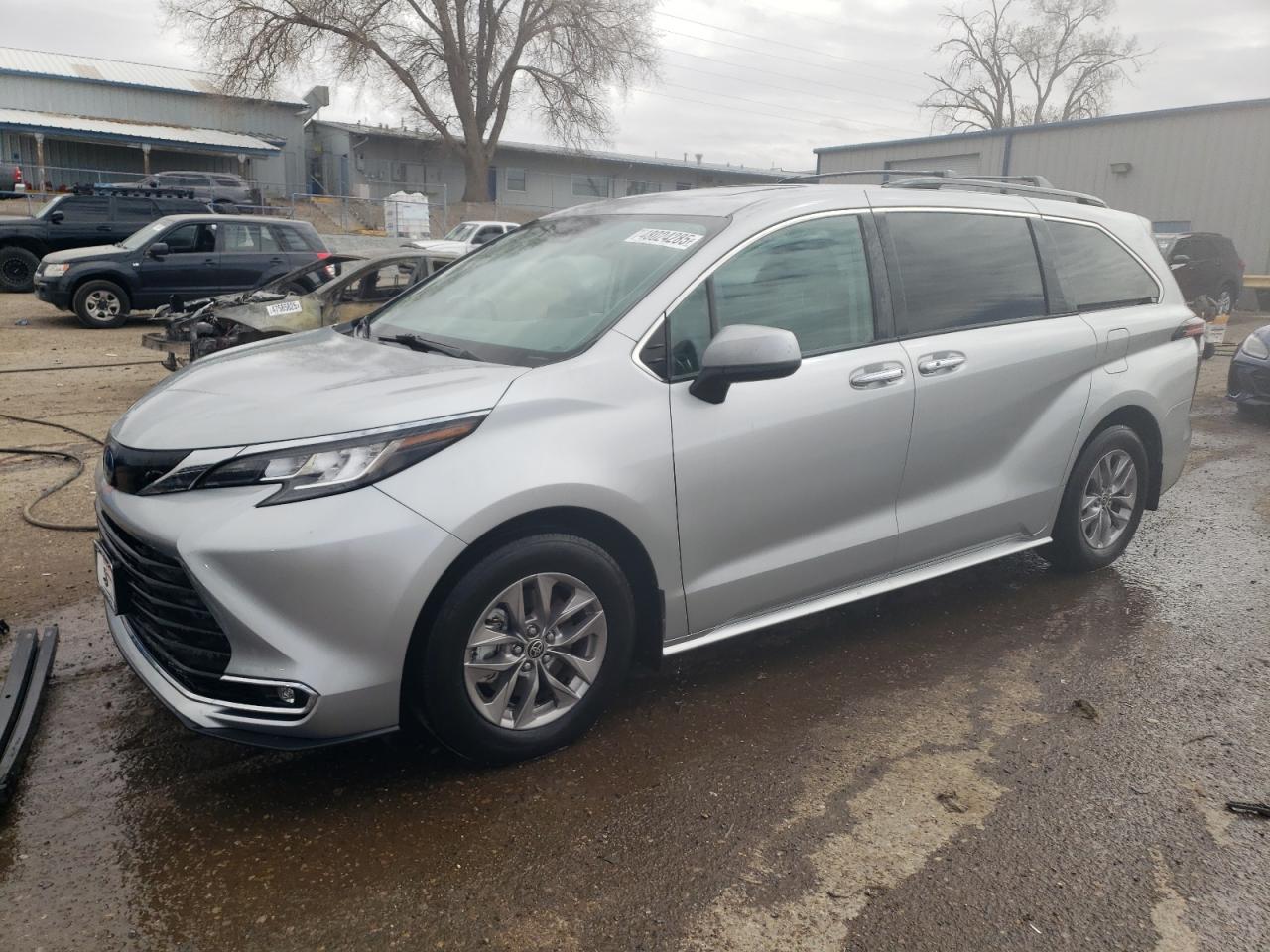 2022 Toyota Sienna Xle for Sale in Albuquerque, NM - Side