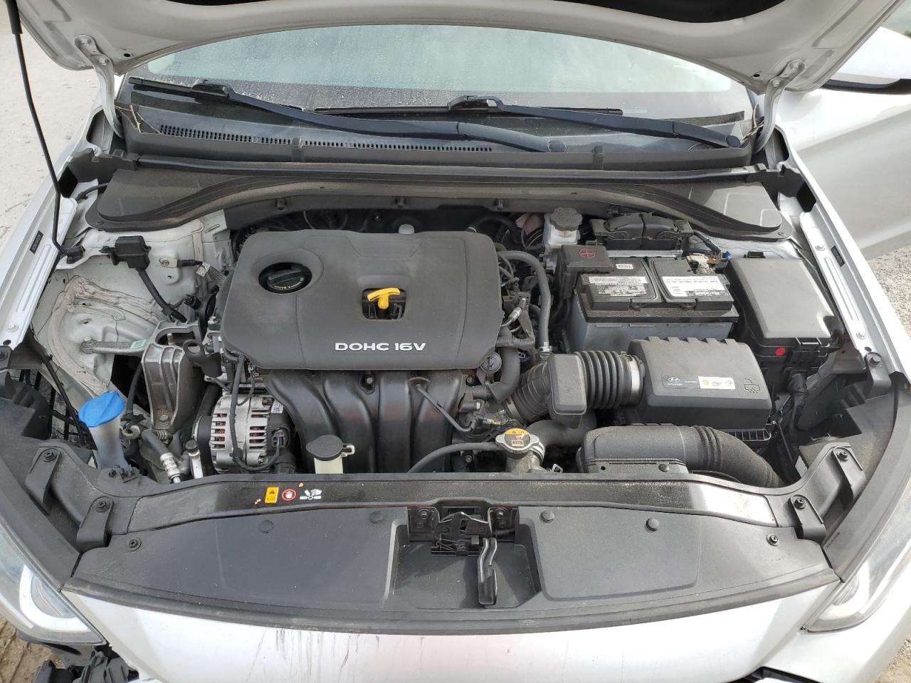 2018 Hyundai Elantra - Image 13