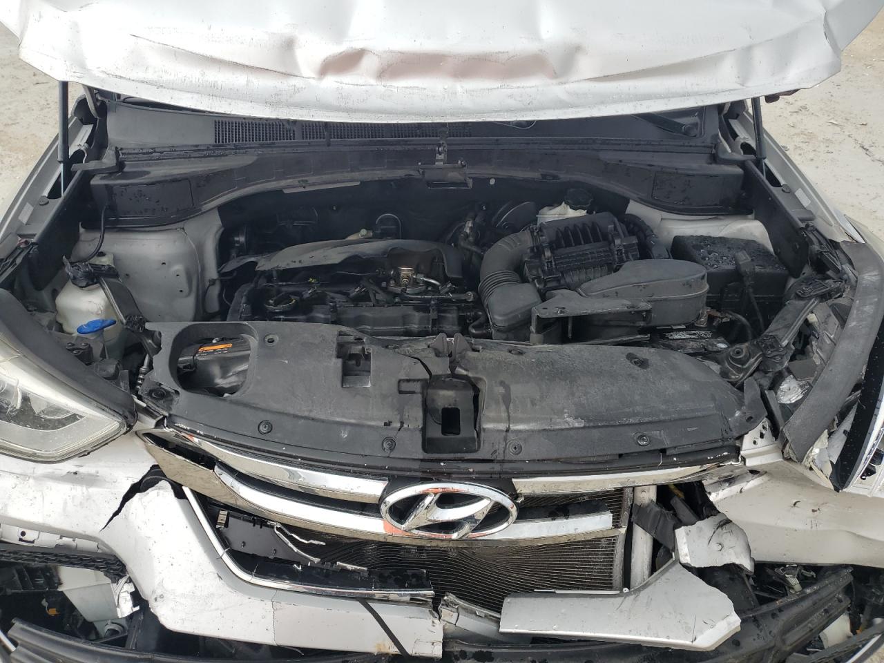 2013 Hyundai Santa Fe - Image 14