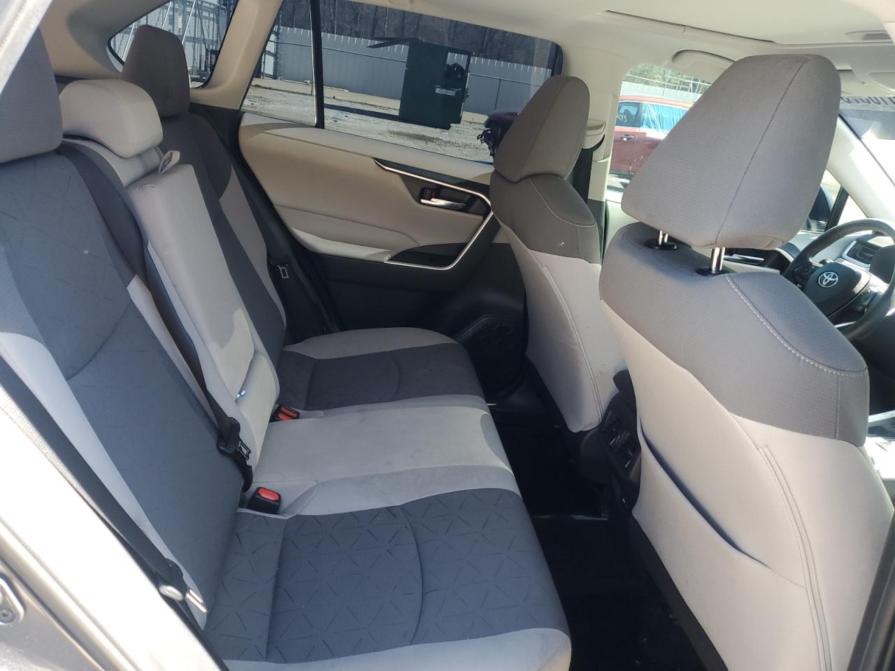 2021 Toyota RAV 4 - Image 11
