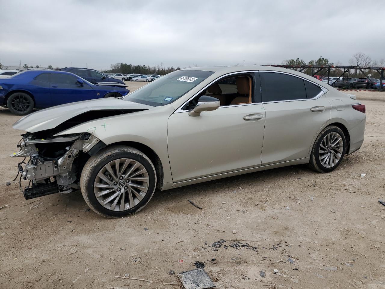 2023 Lexus ES - Image 1