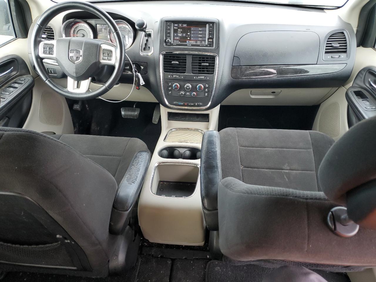 2013 Dodge Caravan - Image 8