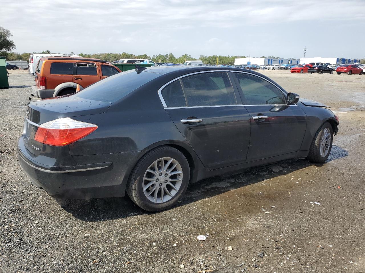 2011 Hyundai Genesis - Image 3
