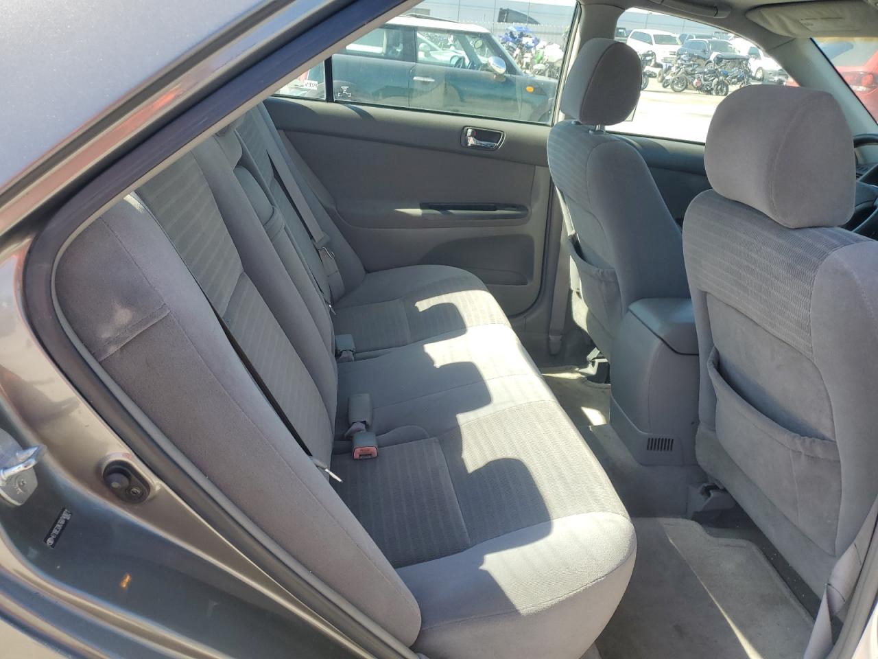 2006 Toyota Camry - Image 10