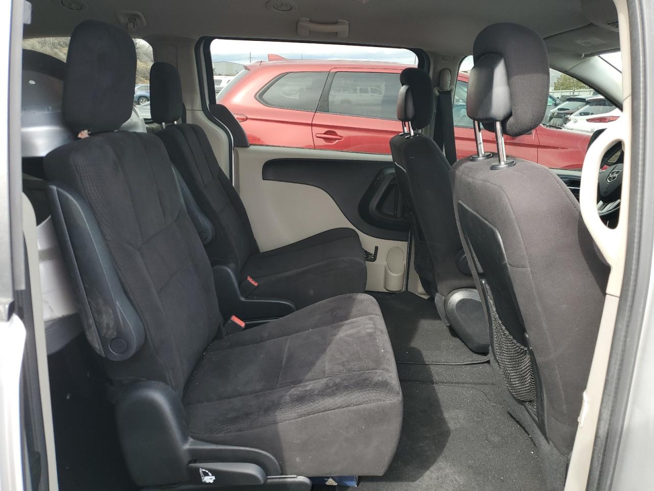 2011 Dodge Caravan - Image 10