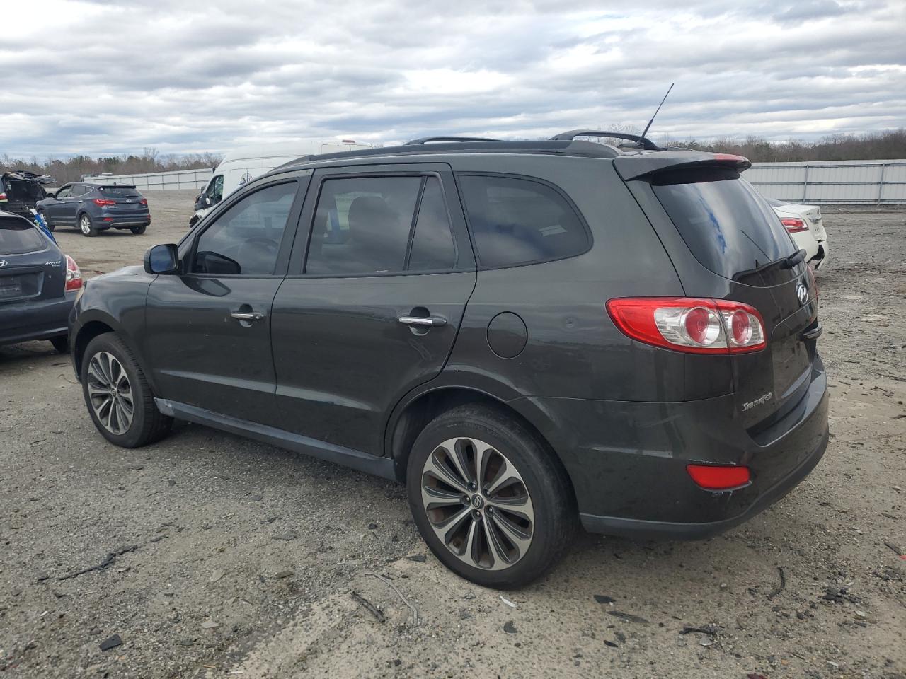 2012 Hyundai Santa Fe - Image 2