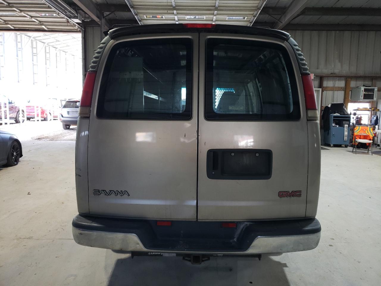 2001 GMC Savana - Image 6