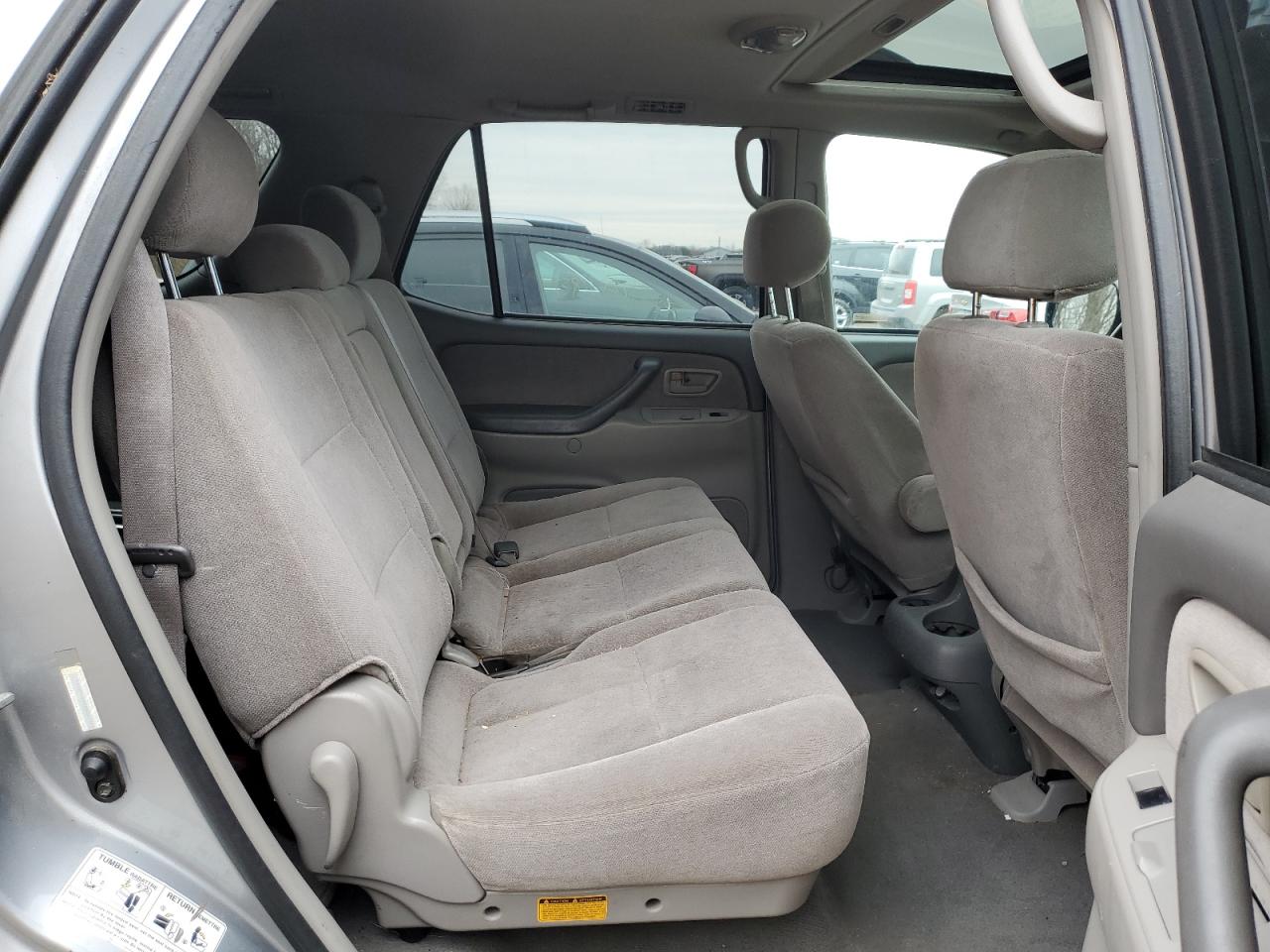 2001 Toyota Sequoia - Image 11