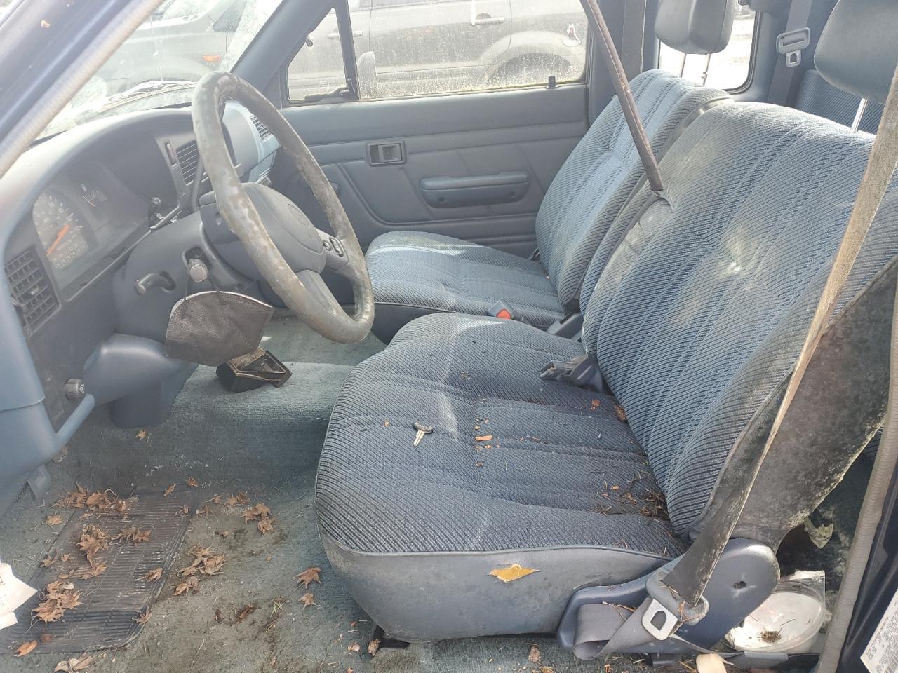 1994 Toyota Pickup - Image 7
