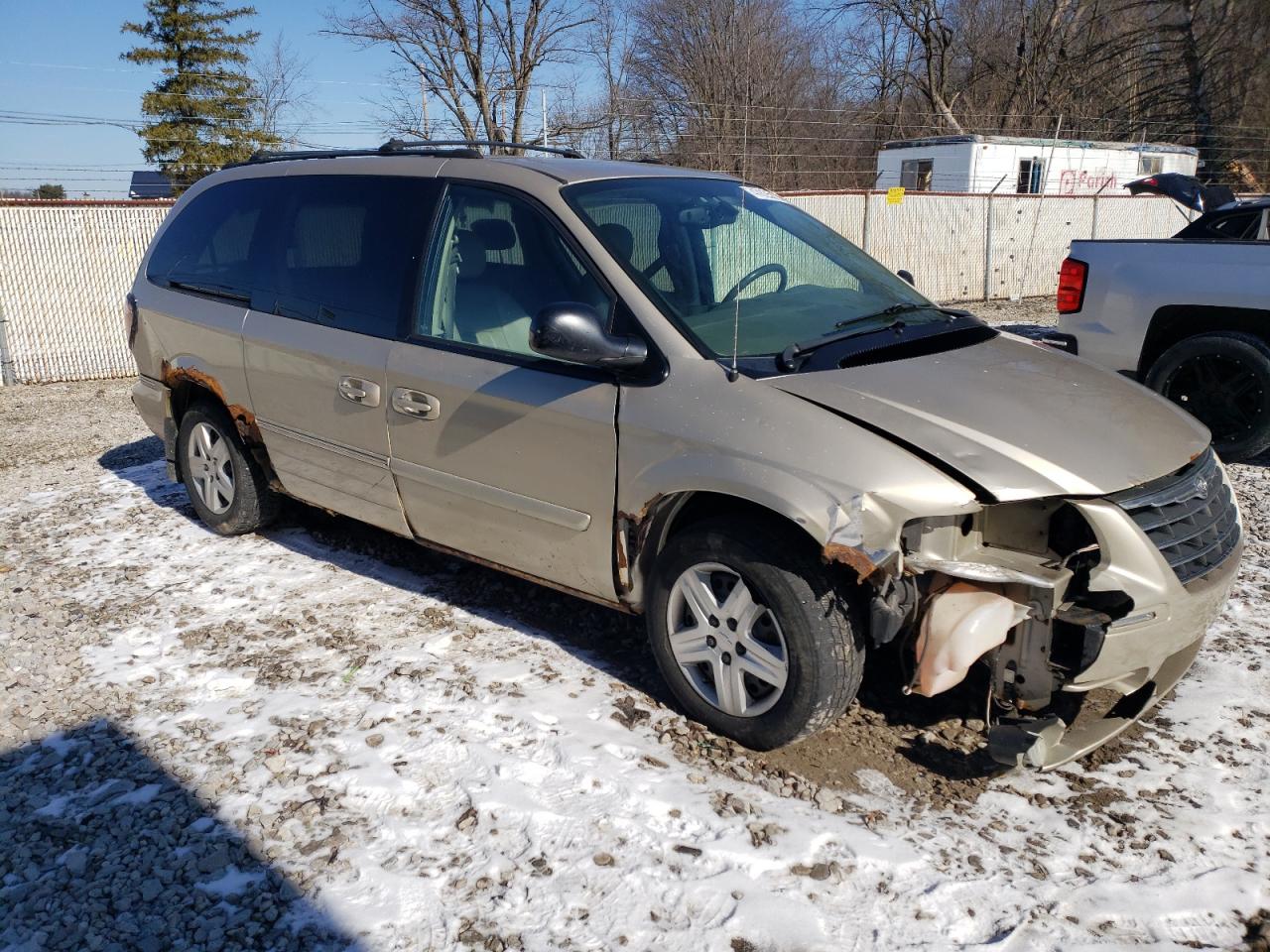 2005 Chrysler Town & Country - Image 4