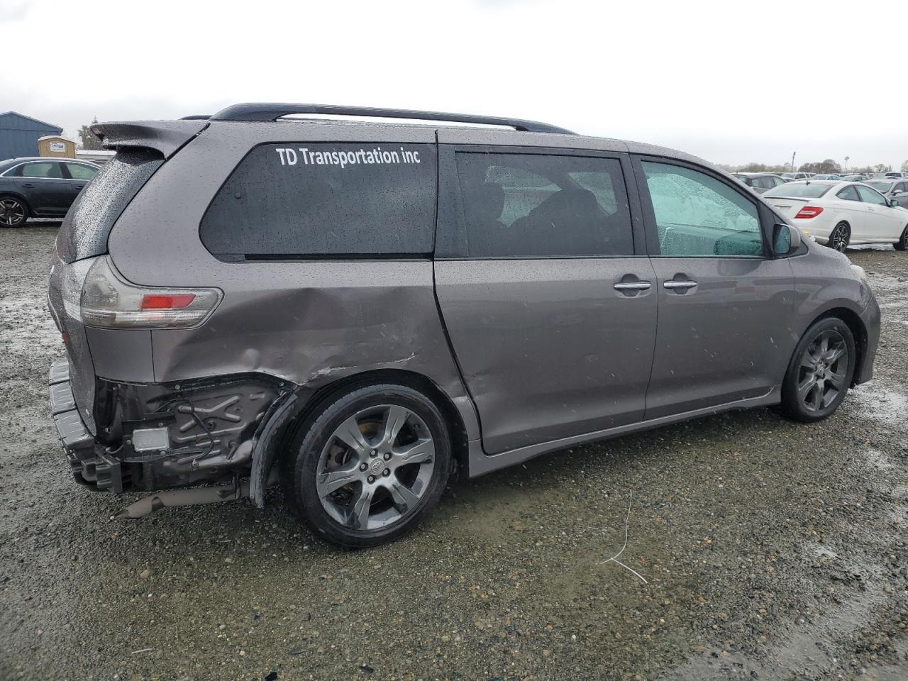 2015 Toyota Sienna - Image 3
