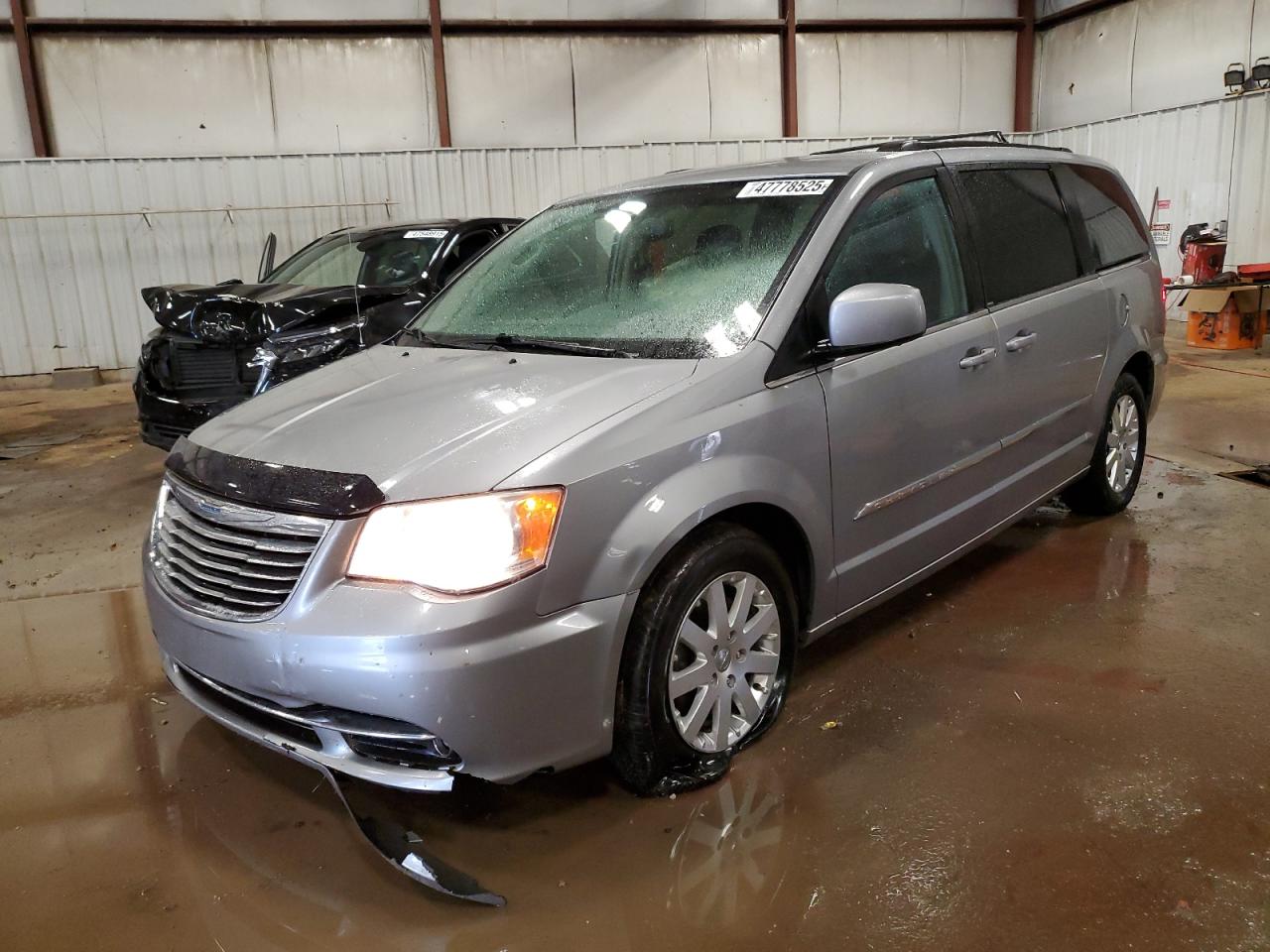2014 Chrysler Town & Country - Image 1