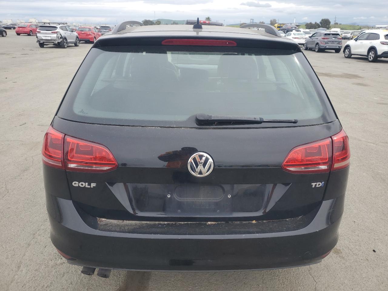 2015 Volkswagen Golf - Image 6