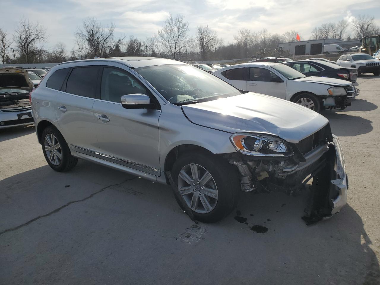 2017 Volvo XC60 - Image 4