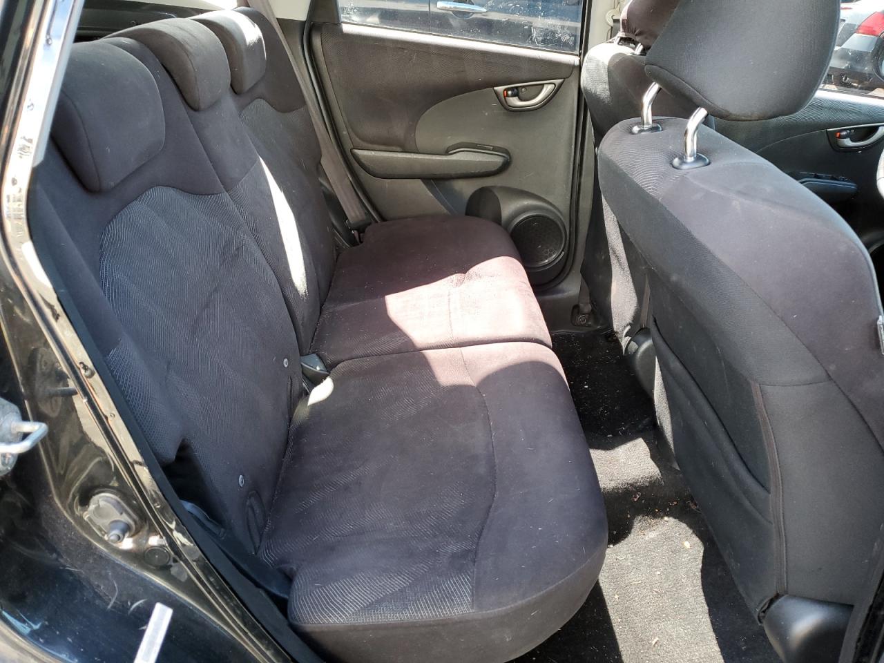 2010 Honda Fit - Image 10