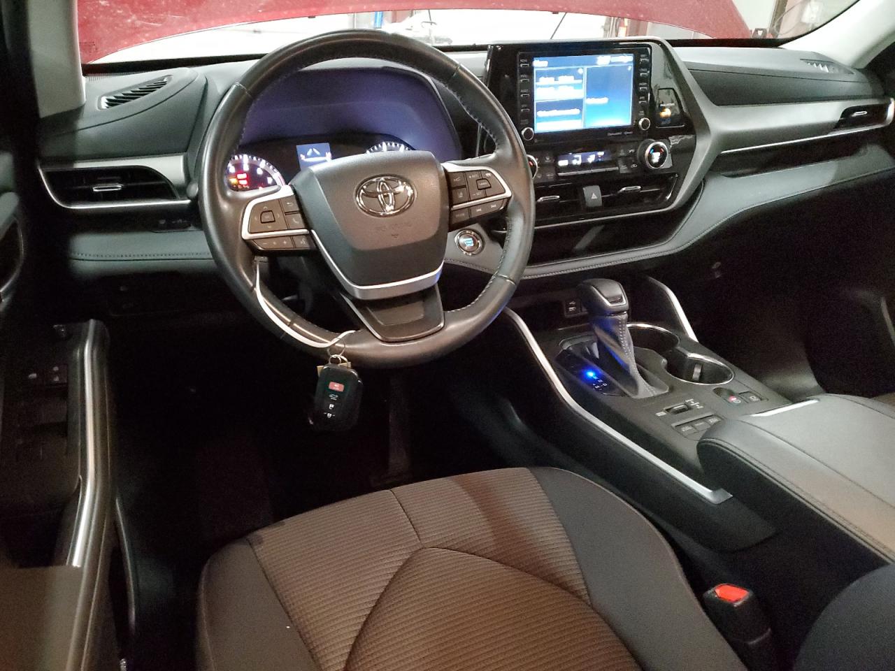 2022 Toyota Highlander - Image 8