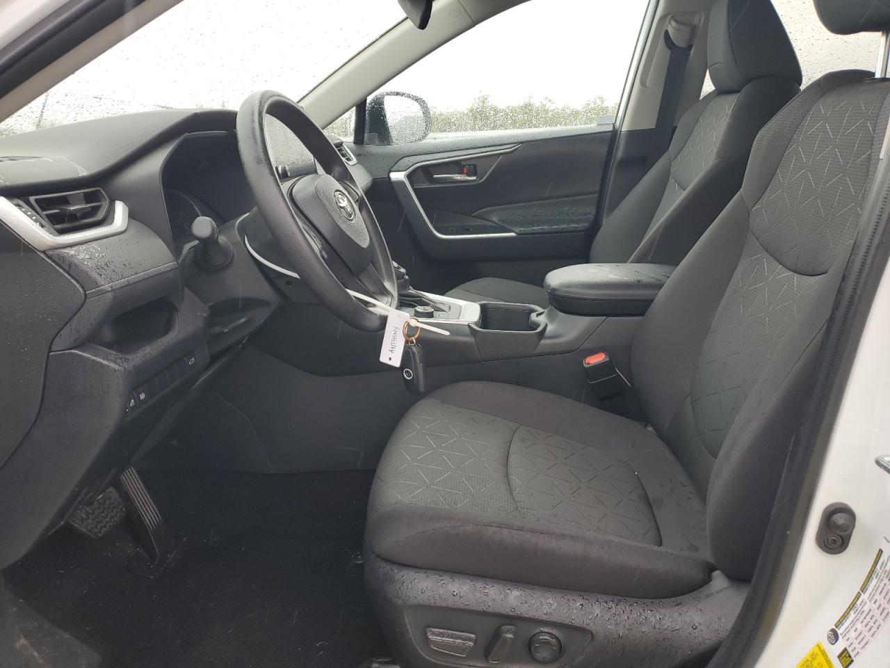 2024 Toyota RAV 4 - Image 7
