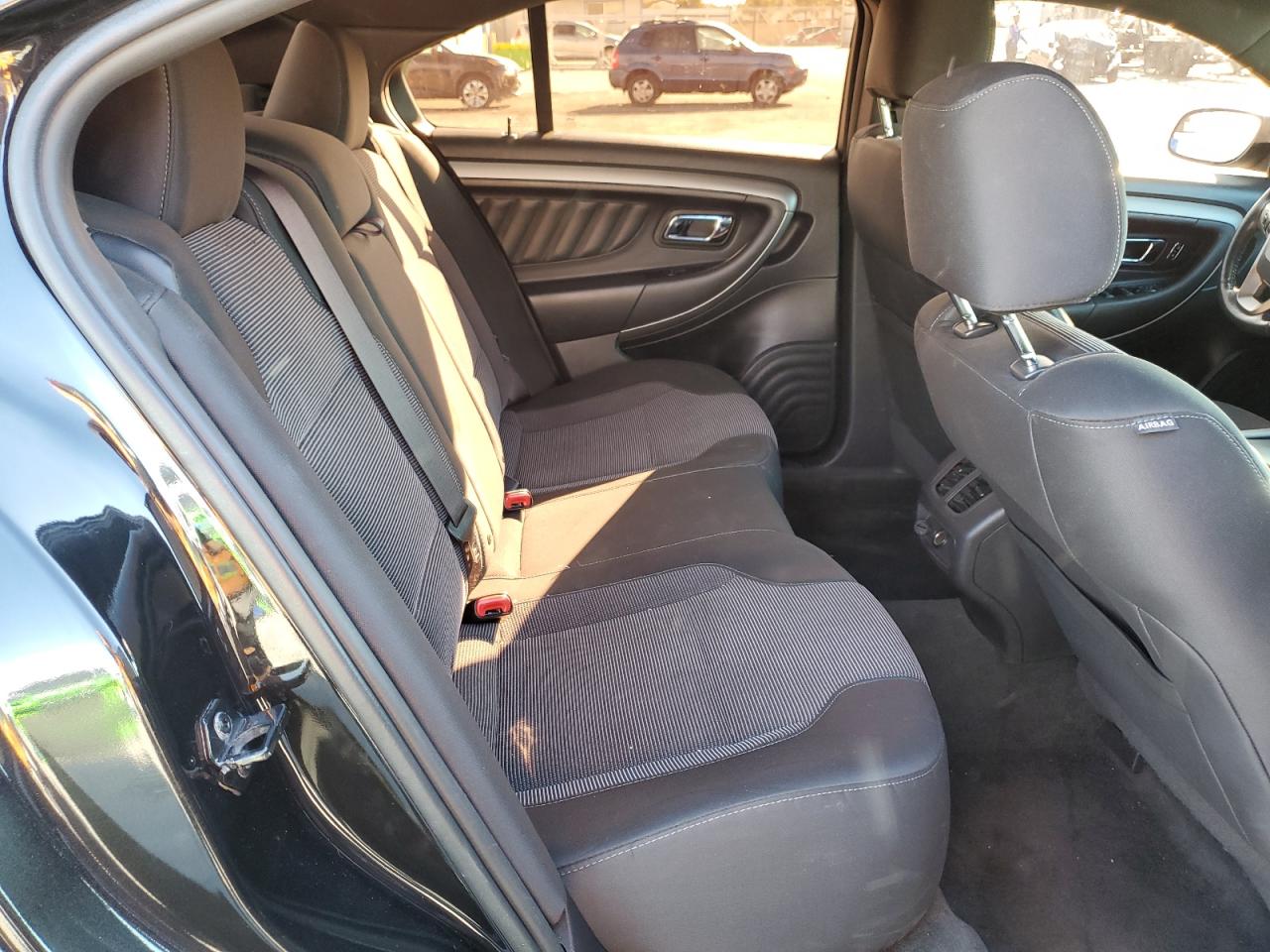 2014 Ford Taurus - Image 10