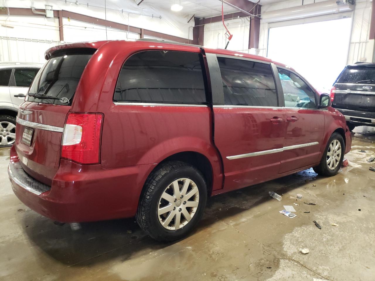 2015 Chrysler Town & Country - Image 3