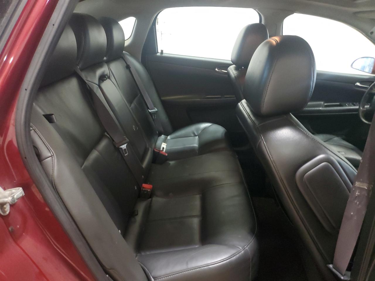 2011 Chevrolet Impala - Image 10