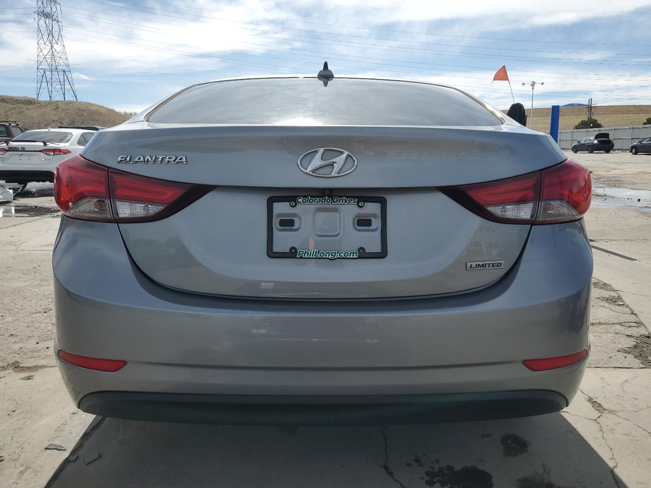 2015 Hyundai Elantra - Image 6