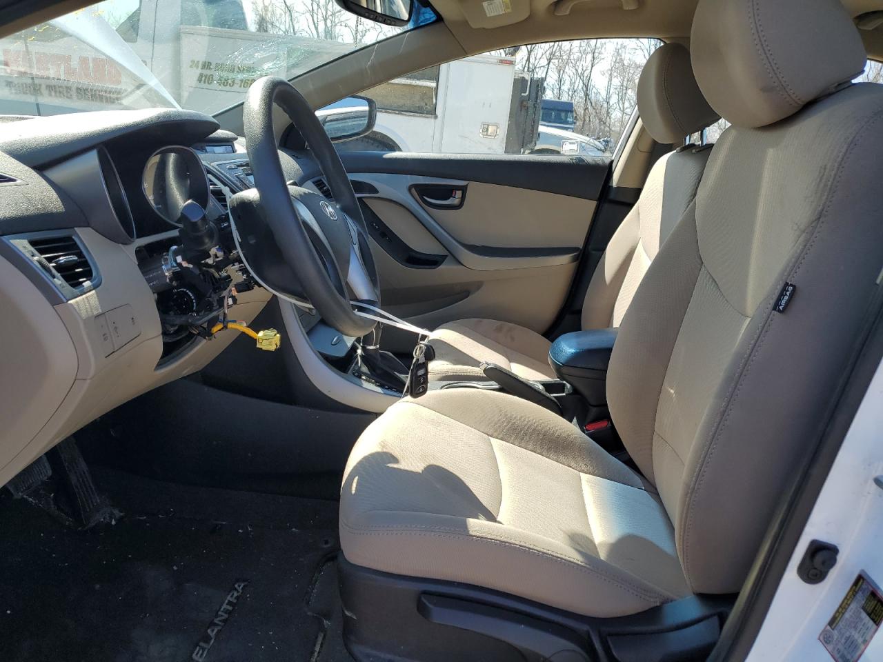 2016 Hyundai Elantra - Image 7