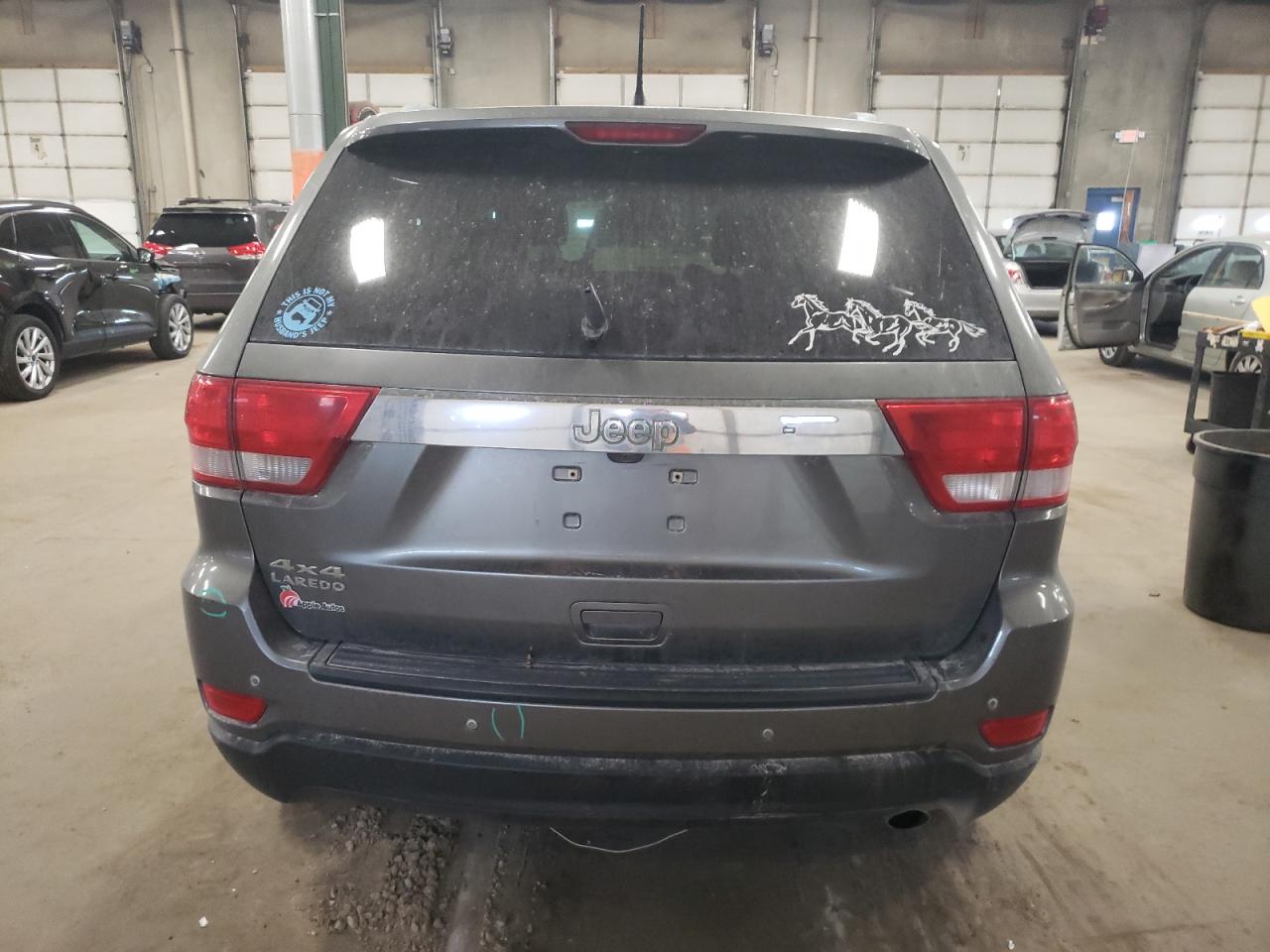 2012 Jeep Grand Cherokee - Image 6