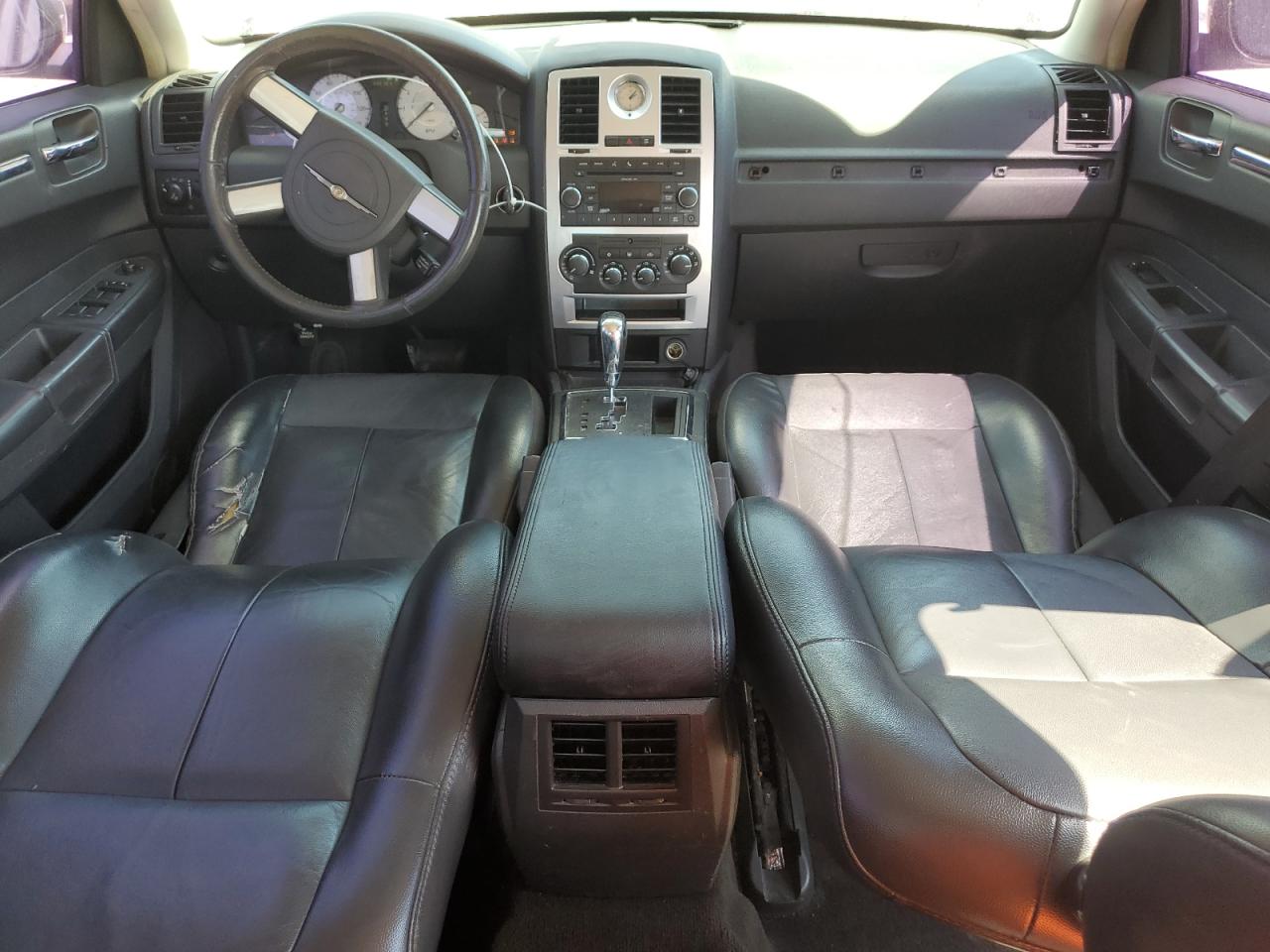 2010 Chrysler 300 - Image 8