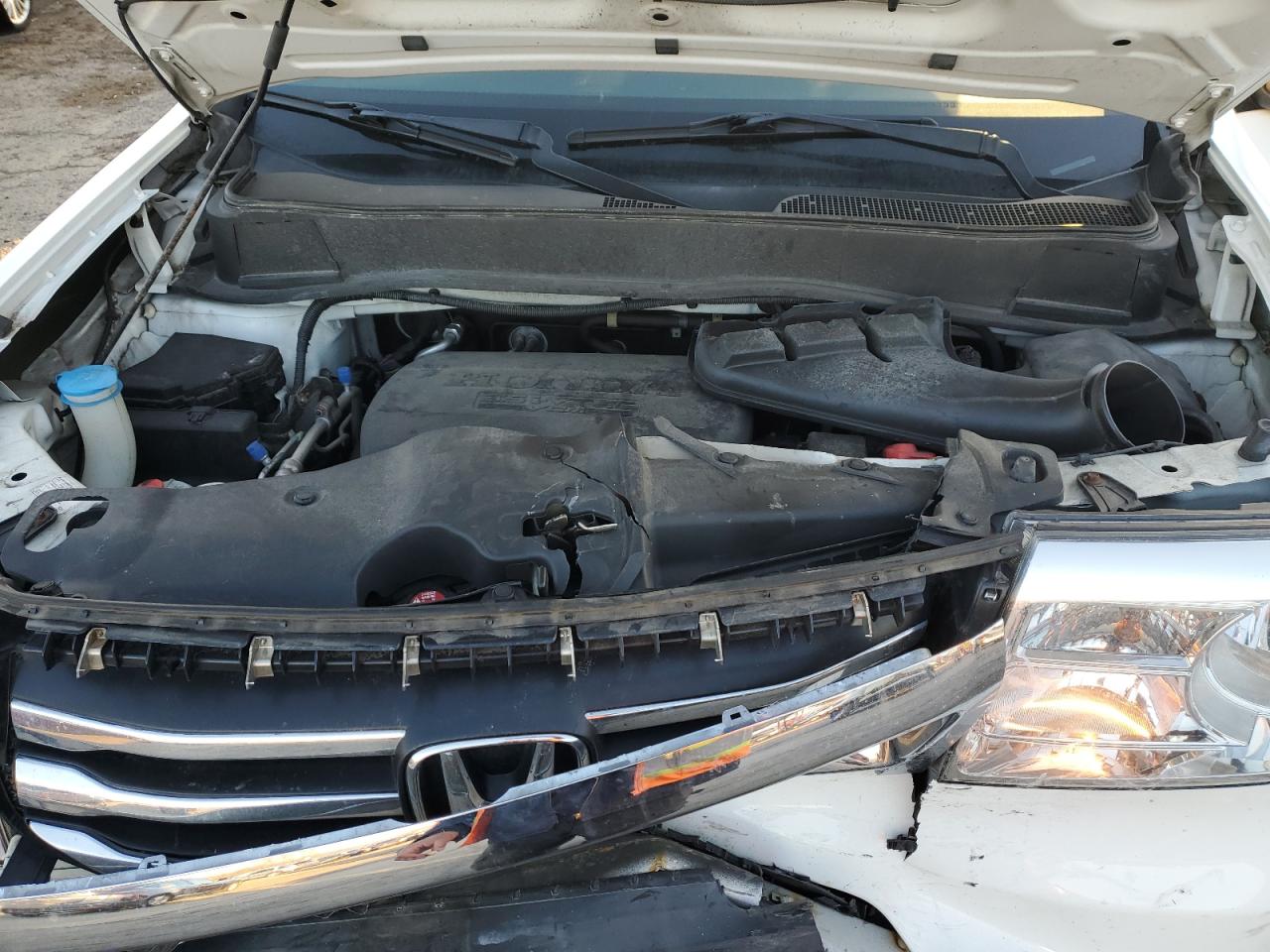2015 Honda Pilot - Image 13
