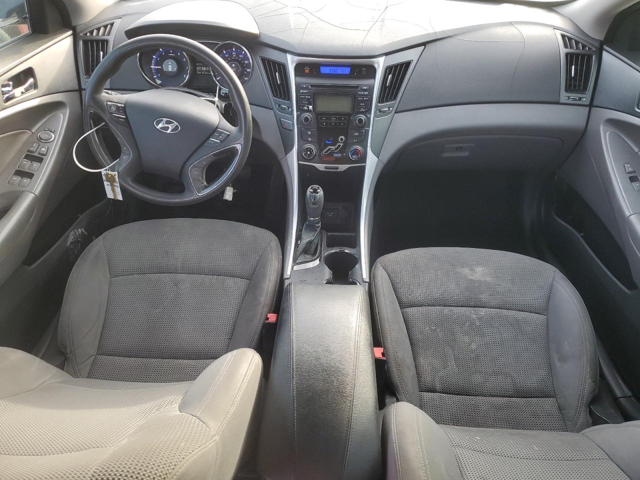 2013 Hyundai Sonata - Image 8