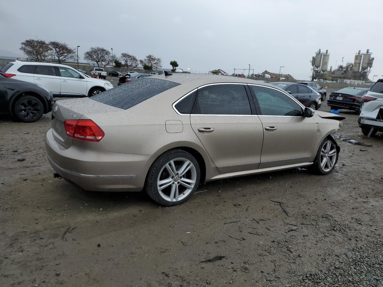 2015 Volkswagen Passat - Image 3