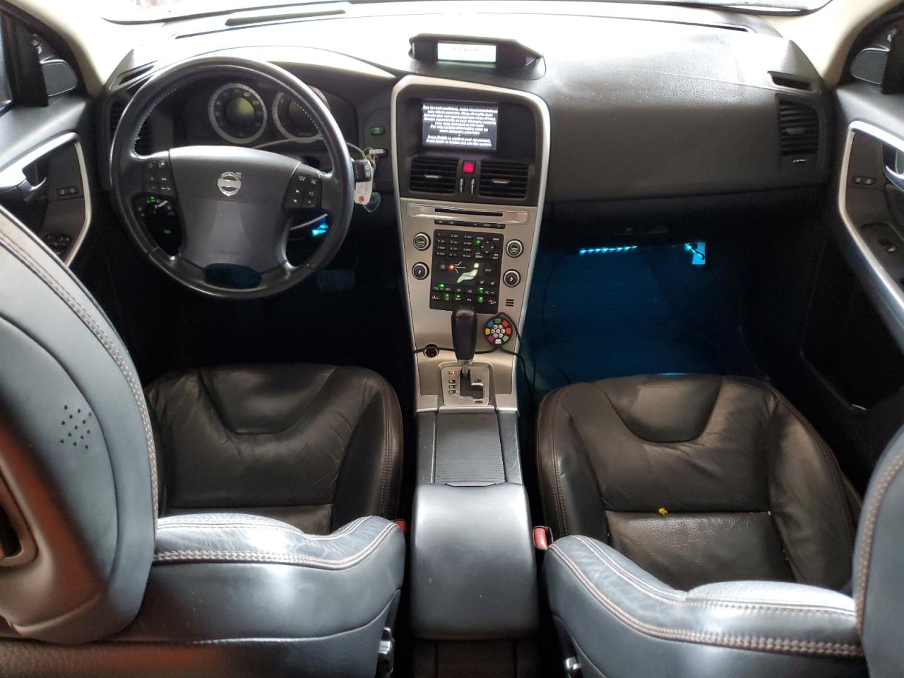 2010 Volvo XC60 - Image 8