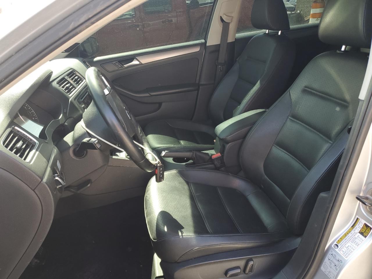 2014 Volkswagen Jetta - Image 7