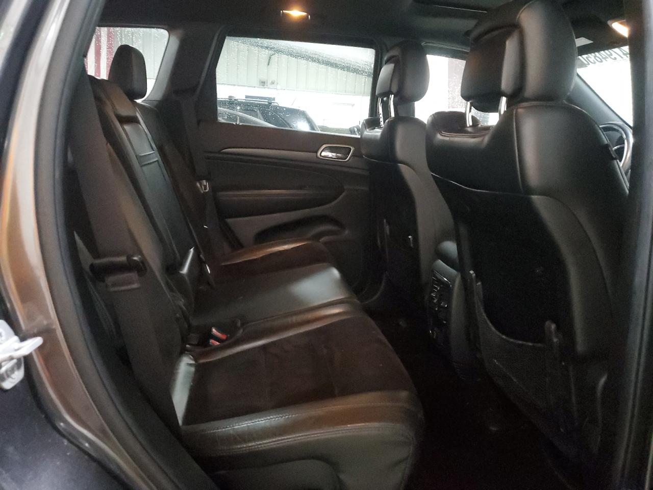 2015 Jeep Grand Cherokee - Image 11