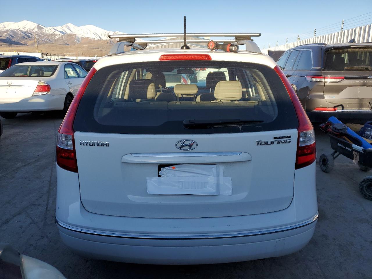 2012 Hyundai Elantra - Image 6