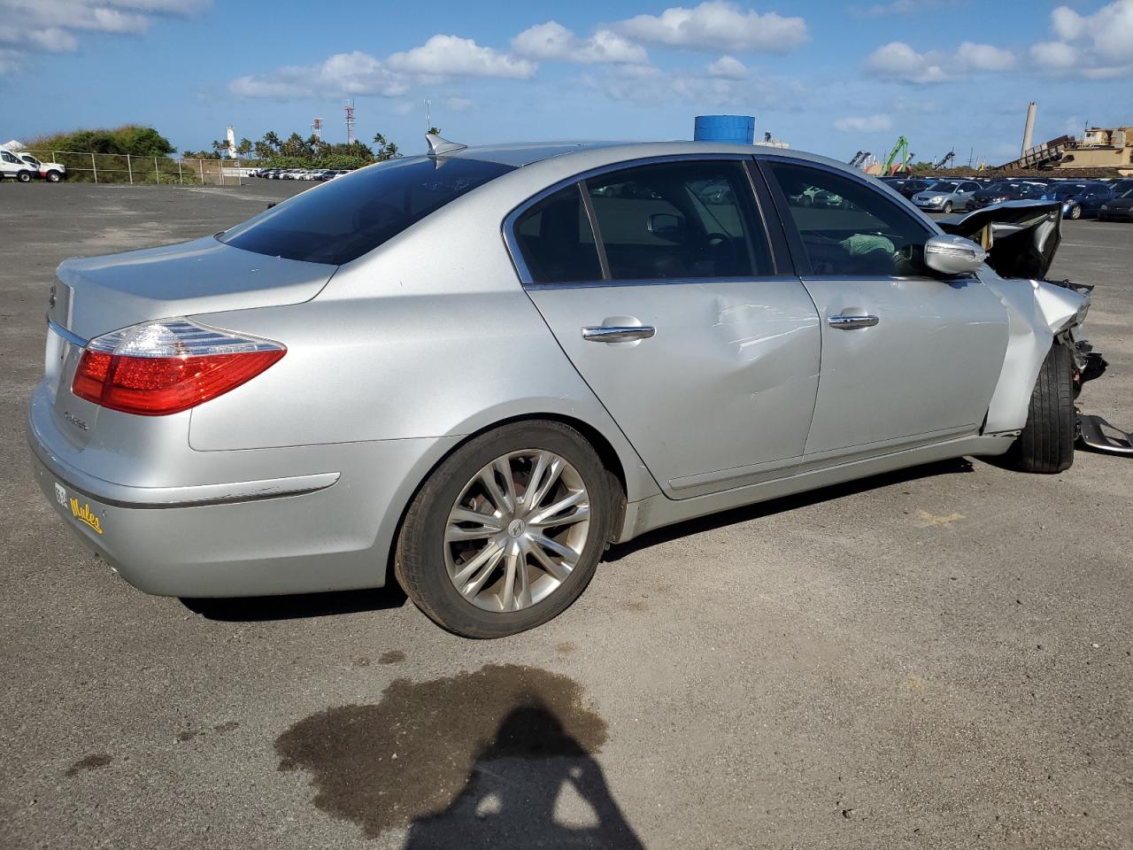 2011 Hyundai Genesis - Image 3