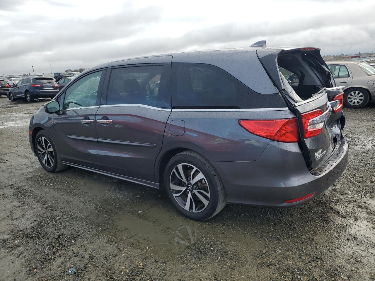 2018 Honda Odyssey - Image 2