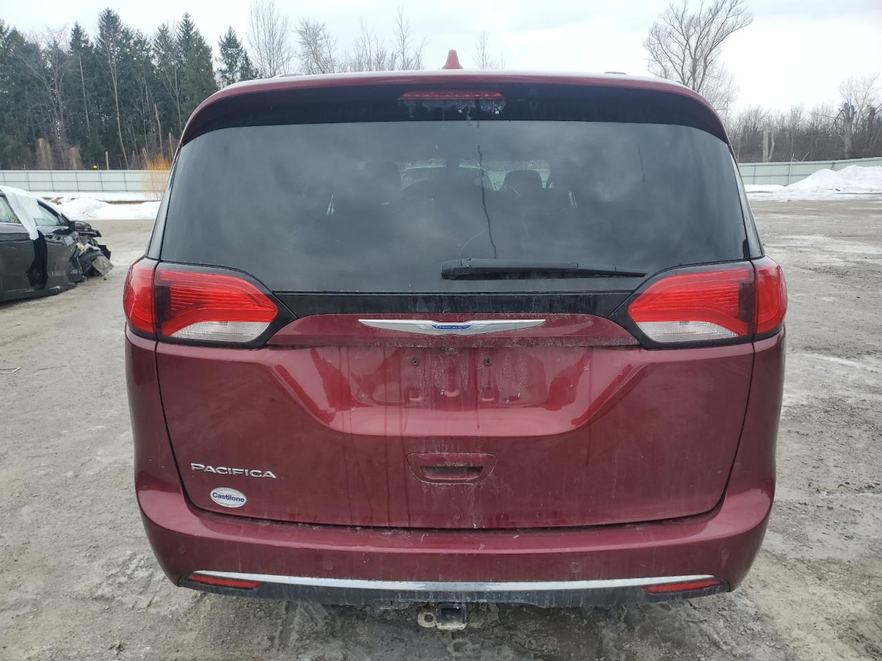 2018 Chrysler Pacifica - Image 6
