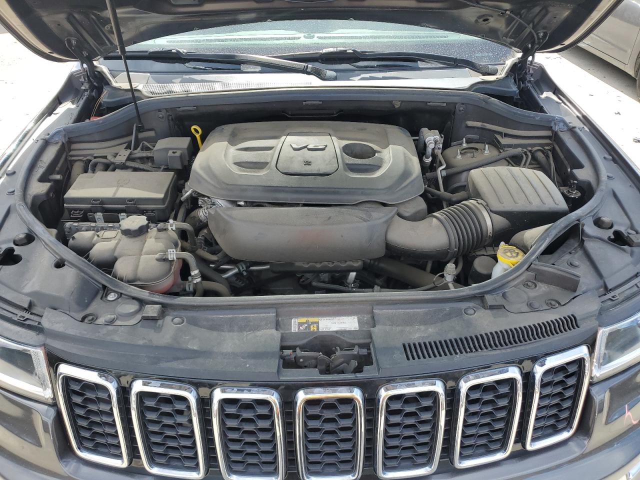2019 Jeep Grand Cherokee - Image 12