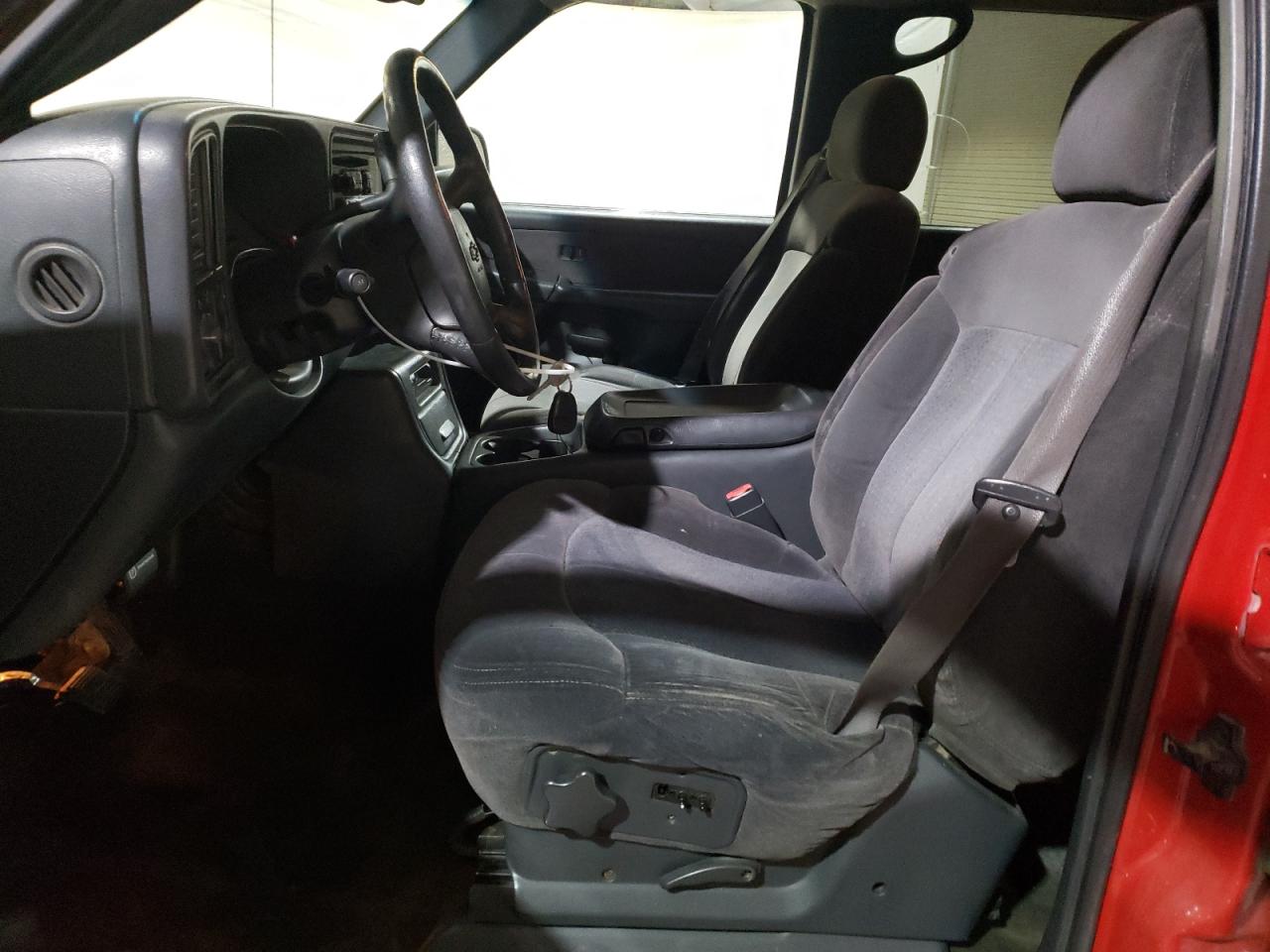 2002 Chevrolet Silverado - Image 7