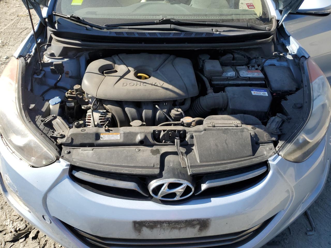 2011 Hyundai Elantra - Image 11