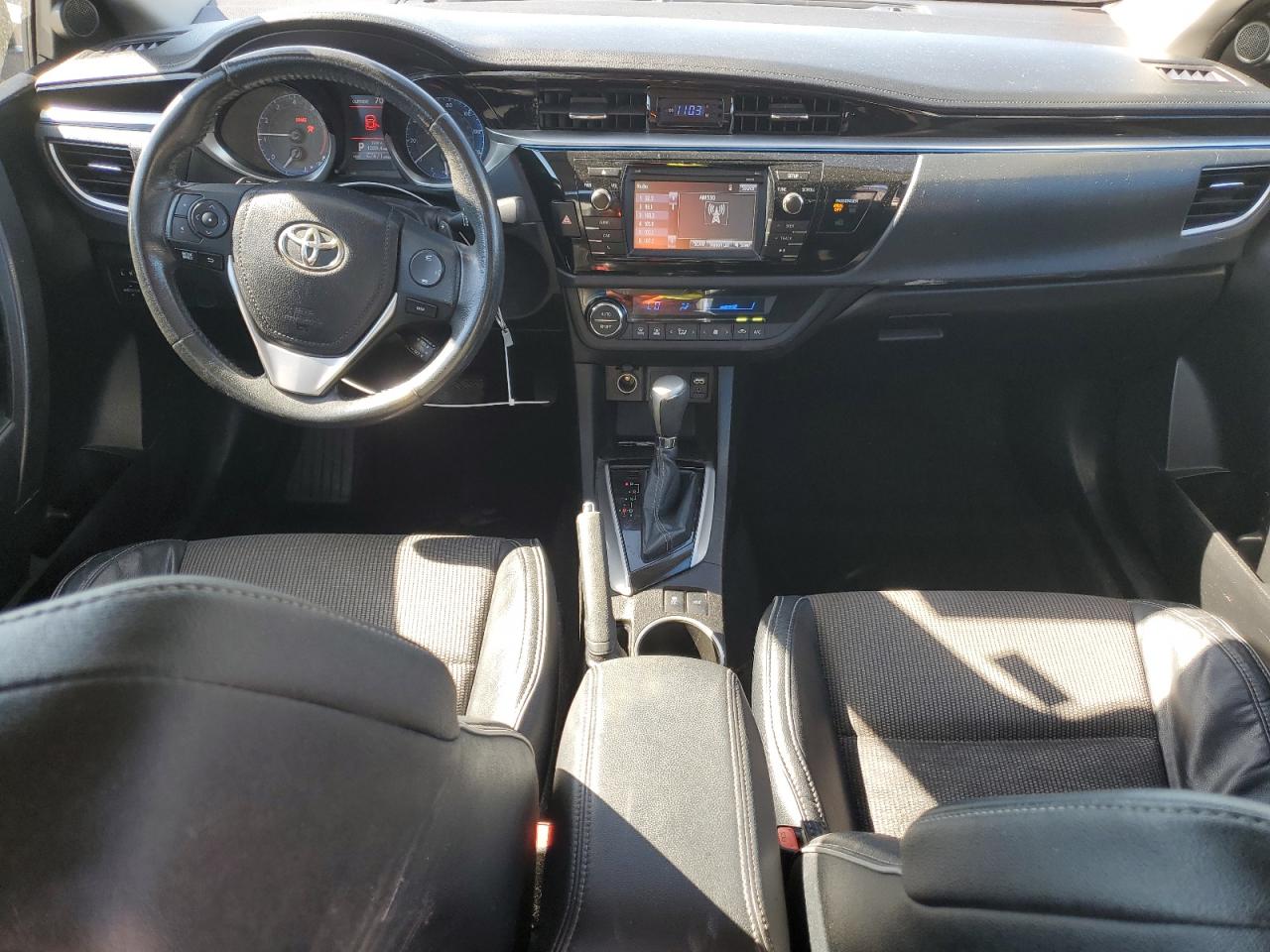 2015 Toyota Corolla L VIN: 5YFBURHE0FP218570 Lot: 49226205