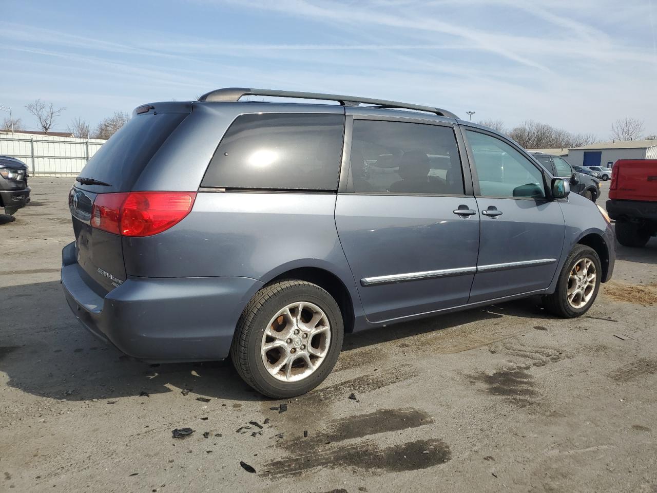 2006 Toyota Sienna - Image 3
